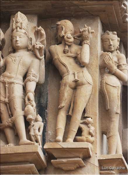 Le temple de Lakshmana qui fut érigé en 954, est également dédié à Shiva. Khajuraho. (14)
