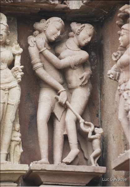 Le temple de Lakshmana qui fut érigé en 954, est également dédié à Shiva. Khajuraho. (17)