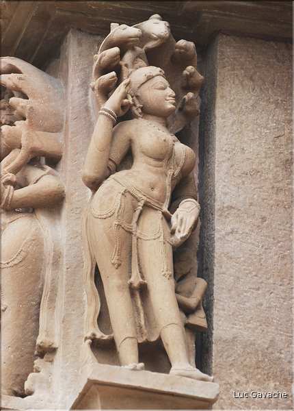 Le temple de Lakshmana qui fut érigé en 954, est également dédié à Shiva. Khajuraho. (22)