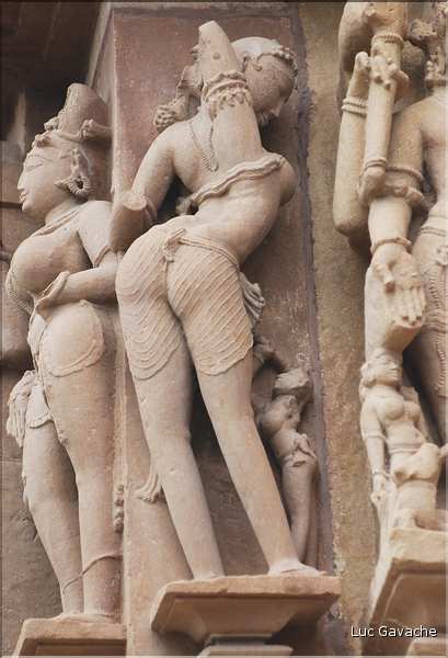 Le temple de Lakshmana qui fut érigé en 954, est également dédié à Shiva. Khajuraho. (23)