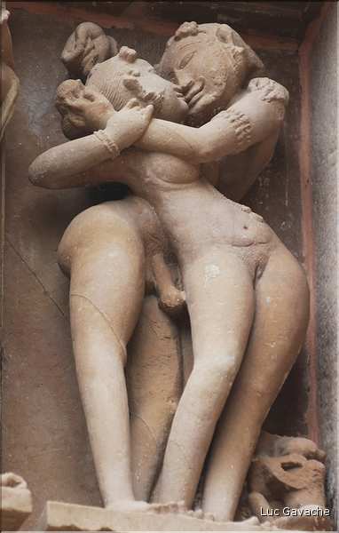 Le temple de Lakshmana qui fut érigé en 954, est également dédié à Shiva. Khajuraho. (27)