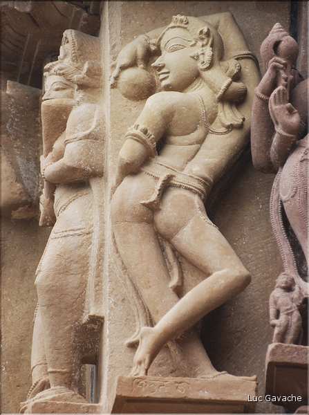 Le temple de Lakshmana qui fut érigé en 954, est également dédié à Shiva. Khajuraho. (28)
