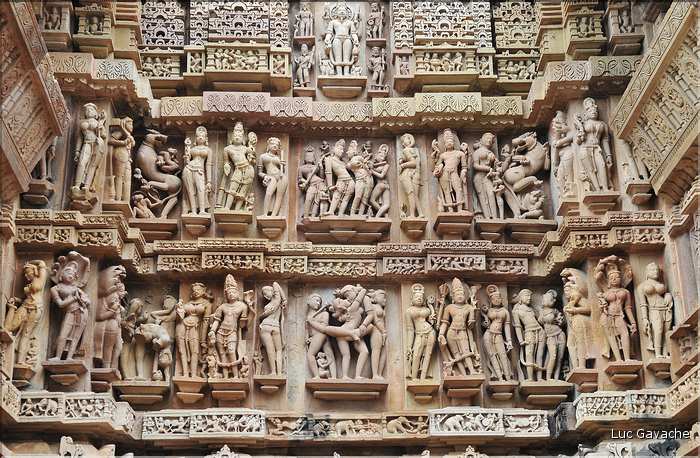Le temple de Lakshmana qui fut érigé en 954, est également dédié à Shiva. Khajuraho. (30)