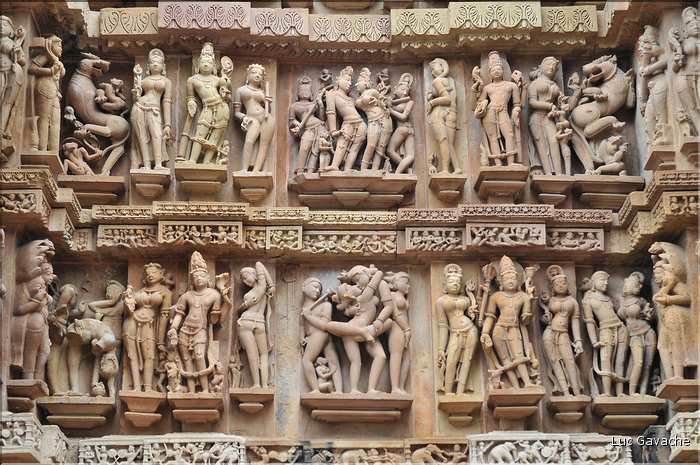 Le temple de Lakshmana qui fut érigé en 954, est également dédié à Shiva. Khajuraho. (31)