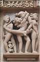 Le temple de Lakshmana qui fut érigé en 954, est également dédié à Shiva. Khajuraho. (32)