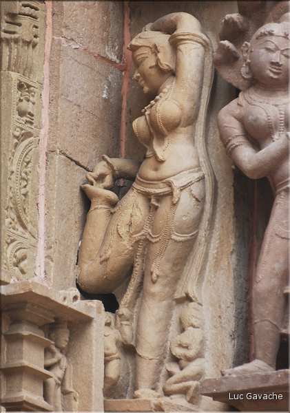 Le temple de Lakshmana qui fut érigé en 954, est également dédié à Shiva. Khajuraho. (34)