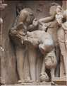 Le temple de Lakshmana qui fut érigé en 954, est également dédié à Shiva. Khajuraho. (36)