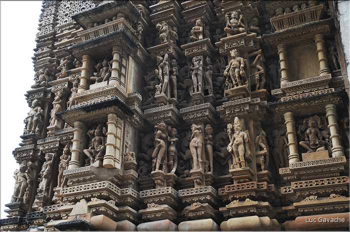Khajuraho abrite également des temples Jans qui ont été réalisés entre le X et le XI ème siècle. (3)