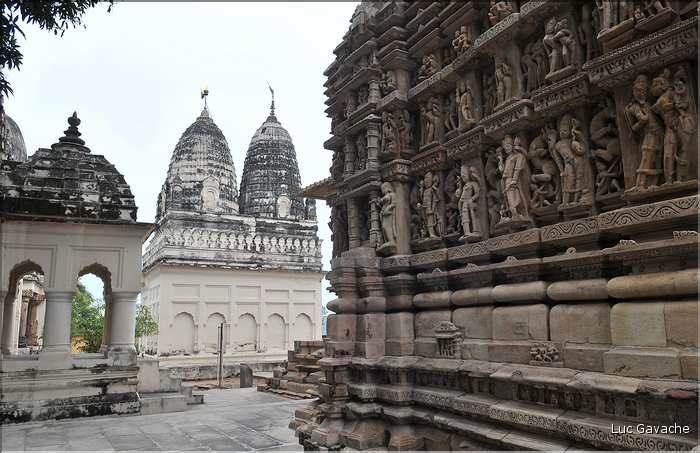 Khajuraho abrite également des temples Jans qui ont été réalisés entre le X et le XI ème siècle. (10)