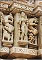 Khajuraho abrite également des temples Jans qui ont été réalisés entre le X et le XI ème siècle. (20)
