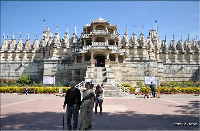 Le magnifique temple Jans d'Adinath  de Ranakpur - XV ème Siècle- se situe au Nord de la ville de D'Udapur. (5)