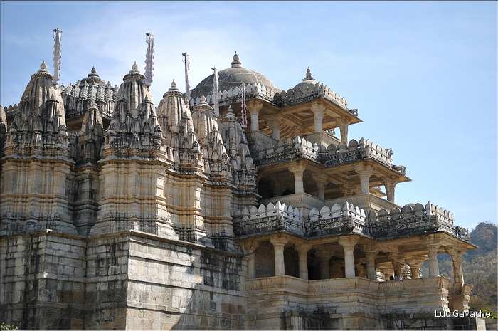 Le magnifique temple Jans d'Adinath  de Ranakpur - XV ème Siècle- se situe au Nord de la ville de D'Udapur. (9)