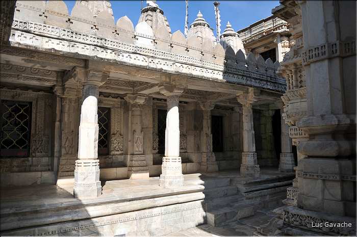 Le magnifique temple Jans d'Adinath  de Ranakpur - XV ème Siècle- se situe au Nord de la ville de D'Udapur. (17)