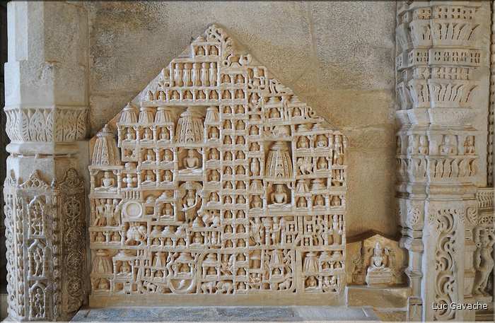 Le magnifique temple Jans d'Adinath  de Ranakpur - XV ème Siècle- se situe au Nord de la ville de D'Udapur. (24)