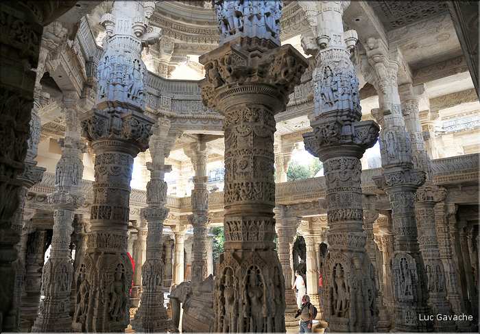 Le magnifique temple Jans d'Adinath  de Ranakpur - XV ème Siècle- se situe au Nord de la ville de D'Udapur. (30)