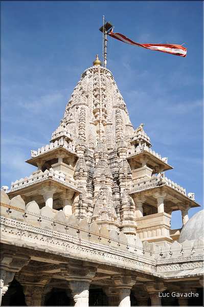 Le magnifique temple Jans d'Adinath  de Ranakpur - XV ème Siècle- se situe au Nord de la ville de D'Udapur. (55)