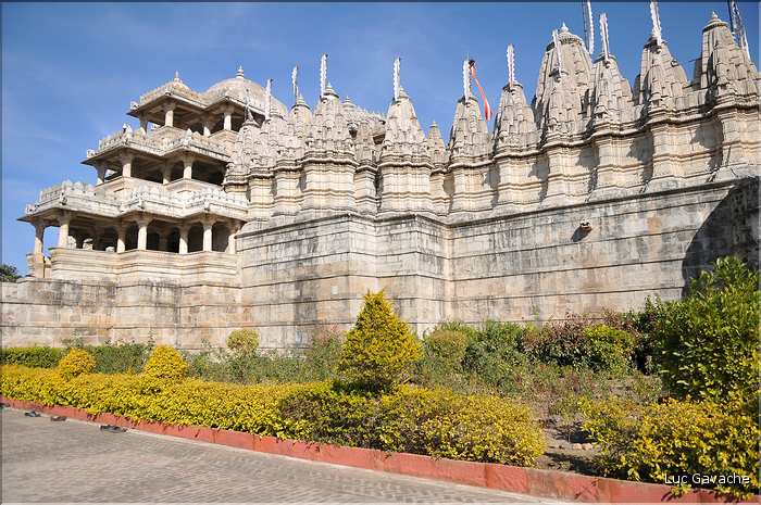 Le magnifique temple Jans d'Adinath  de Ranakpur - XV ème Siècle- se situe au Nord de la ville de D'Udapur. (64)