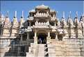 Le magnifique temple Jans d'Adinath  de Ranakpur - XV ème Siècle- se situe au Nord de la ville de D'Udapur. (65)