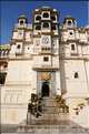 L'immence City Palace d'Udapur, qui commença à être édifié au XVI ème siècle, est toujours partiellement habité par le Maharadja. (10)
