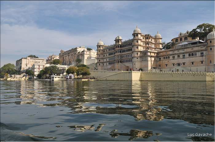 Les palais d'Udapur vue du Lac Pichola. (4)