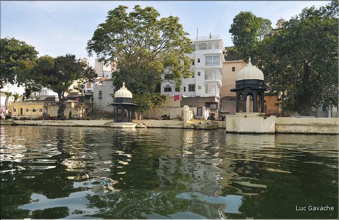 Les palais d'Udapur vue du Lac Pichola. (8)