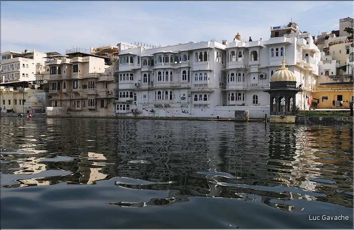 Les palais d'Udapur vue du Lac Pichola. (10)