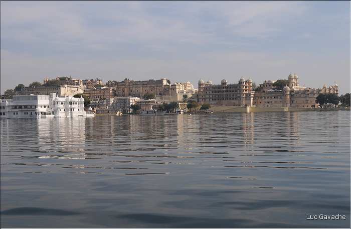 Les palais d'Udapur vue du Lac Pichola. (30)