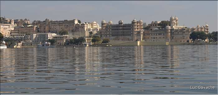 Les palais d'Udapur vue du Lac Pichola. (31)