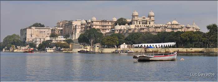 Les palais d'Udapur vue du Lac Pichola. (35)
