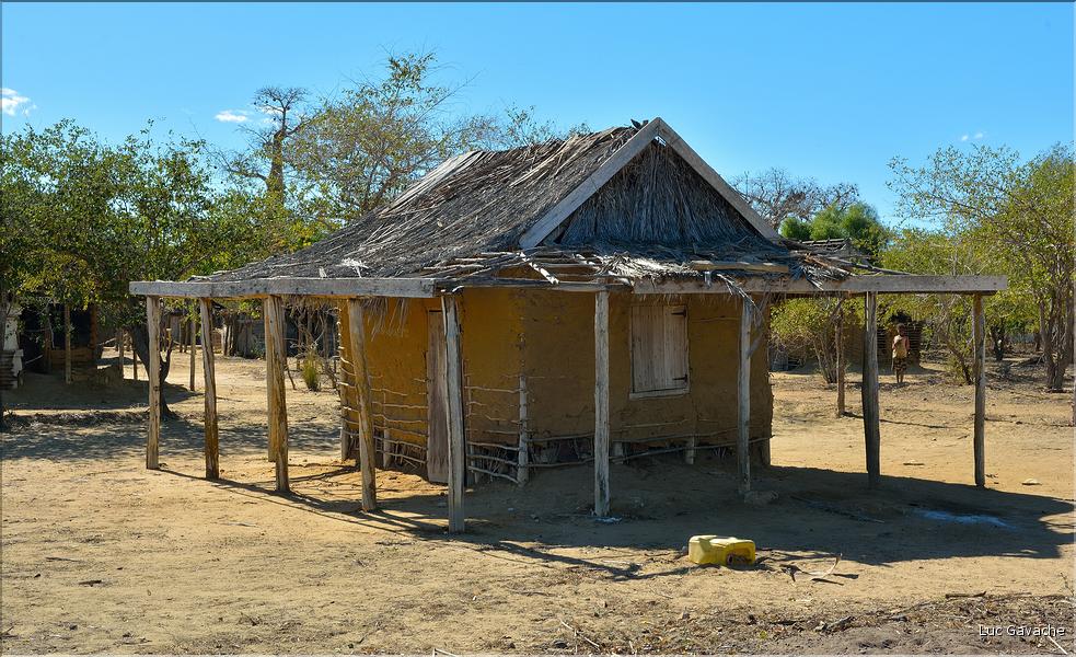 Piste le long de la côte ouest de Morondava à Belo-sur-mer. (30)