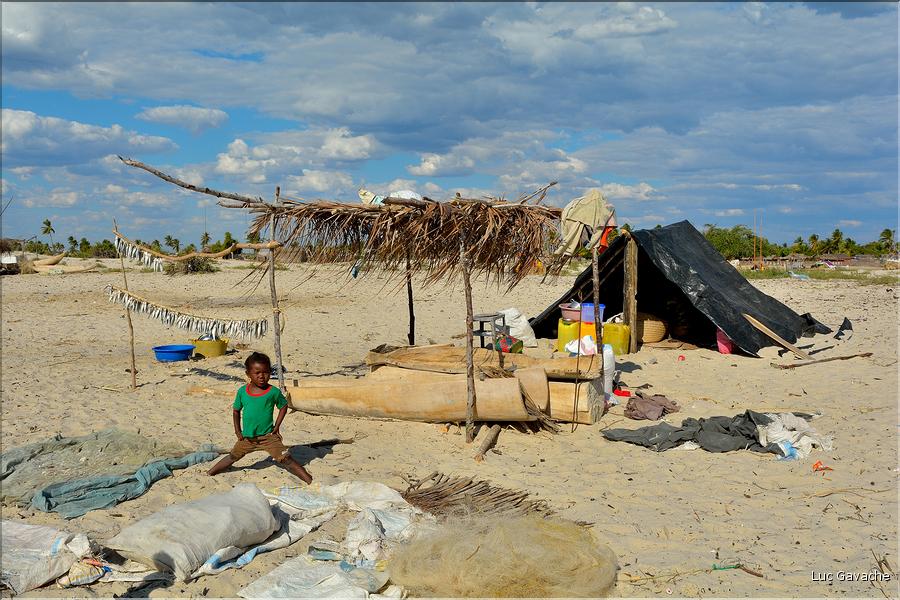 La région de Belo bénéficie d'une cadre naturel absolument magnifique et est peuplée de pêcheurs vezo semi-nomades. (117)