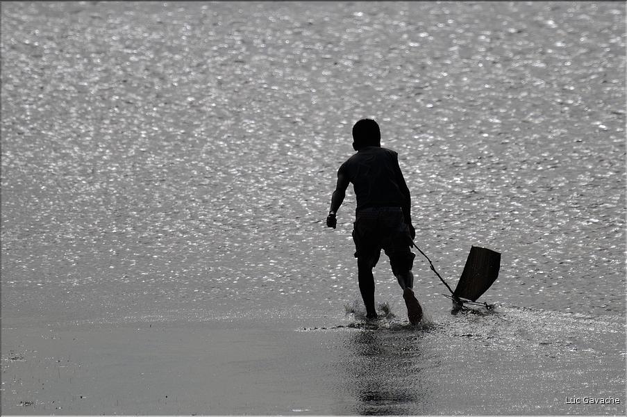 La région de Belo bénéficie d'une cadre naturel absolument magnifique et est peuplée de pêcheurs vezo semi-nomades. (160)