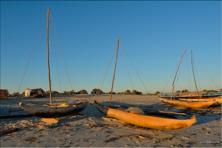 Cela permet également de voir les pêcheurs vezo avant ou après la pêche. (63)