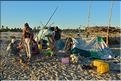 Cela permet également de voir les pêcheurs vezo avant ou après la pêche. (72)