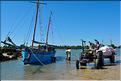 Au départ de Menaky direction, au travers la mangrove, le petit port improvisé, qui permet d'embarquer le sel des fameuses salines de Belo. (35)