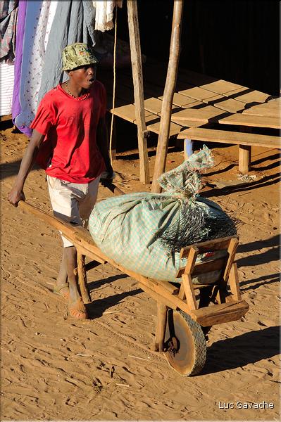 Les habitants du village de Manja. (6)
