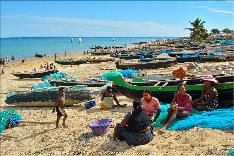 Retour des pêcheurs vezo à Ambolimailaka dans la baie d'Ifaty. (7)