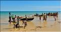 Retour des pêcheurs vezo à Ambolimailaka dans la baie d'Ifaty. (16)