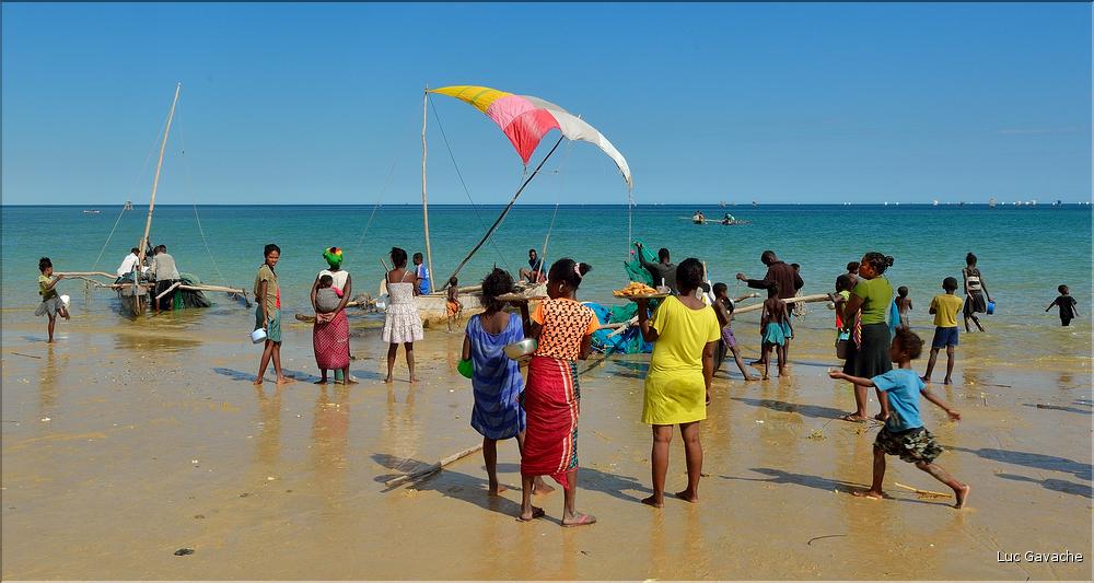 Retour des pêcheurs vezo à Ambolimailaka dans la baie d'Ifaty. (17)