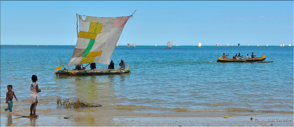 Retour des pêcheurs vezo à Ambolimailaka dans la baie d'Ifaty. (28)
