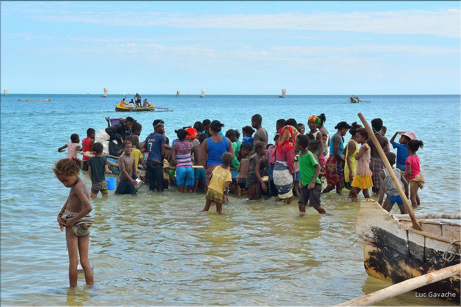 Retour des pêcheurs vezo à Ambolimailaka dans la baie d'Ifaty. (29)