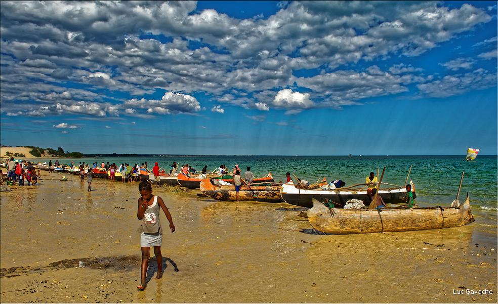 Retour des pêcheurs vezo à Ambolimailaka dans la baie d'Ifaty. (58)