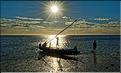 Le soleil est près de l'horizon, les pêcheurs Vezo de Mangily sont de retour. (4)