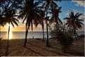 Coucher de soleil sur une des plages du village de Mangily. (1)