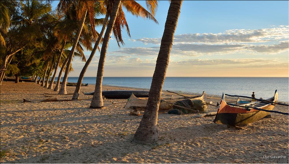 Coucher de soleil sur une des plages du village de Mangily. (3)