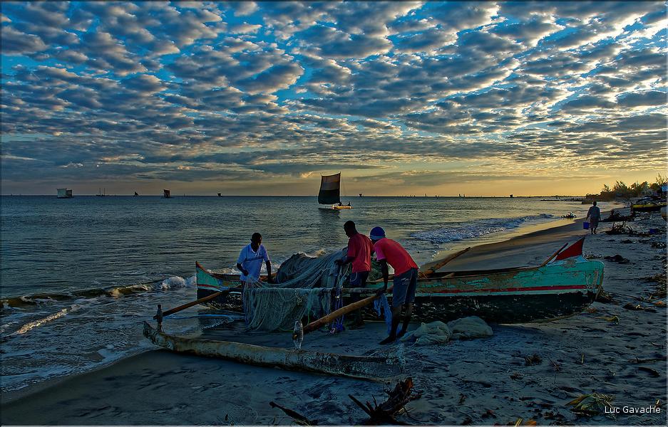 Lever du jour à Morondava et départ pour la pêche. (3)