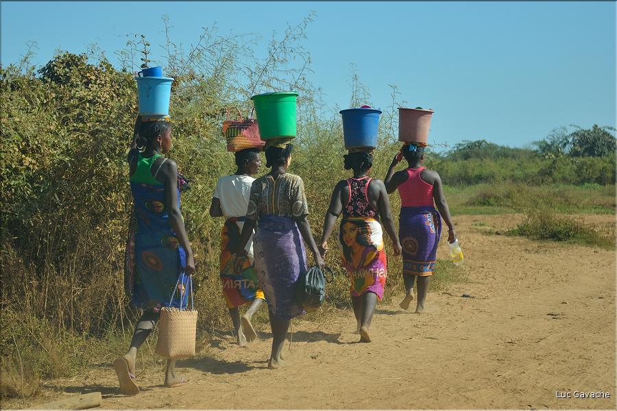 Le long de la route entre Morondava et Belo-sur-Tsiribihina. (12)