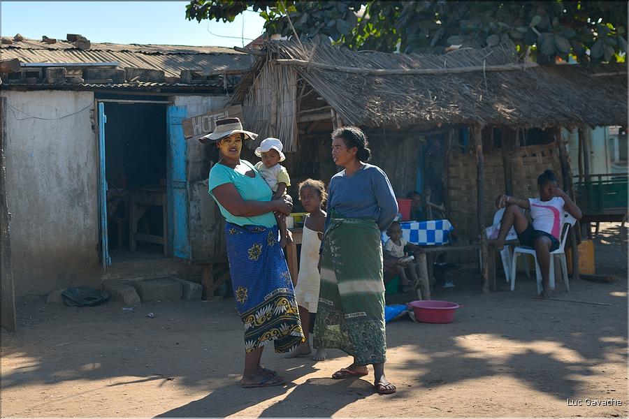 Le long de la route entre Morondava et Belo-sur-Tsiribihina. (14)