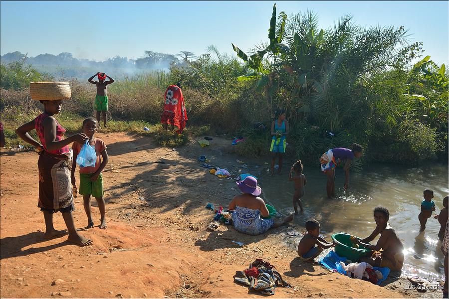 Le long de la route entre Morondava et Belo-sur-Tsiribihina. (17)