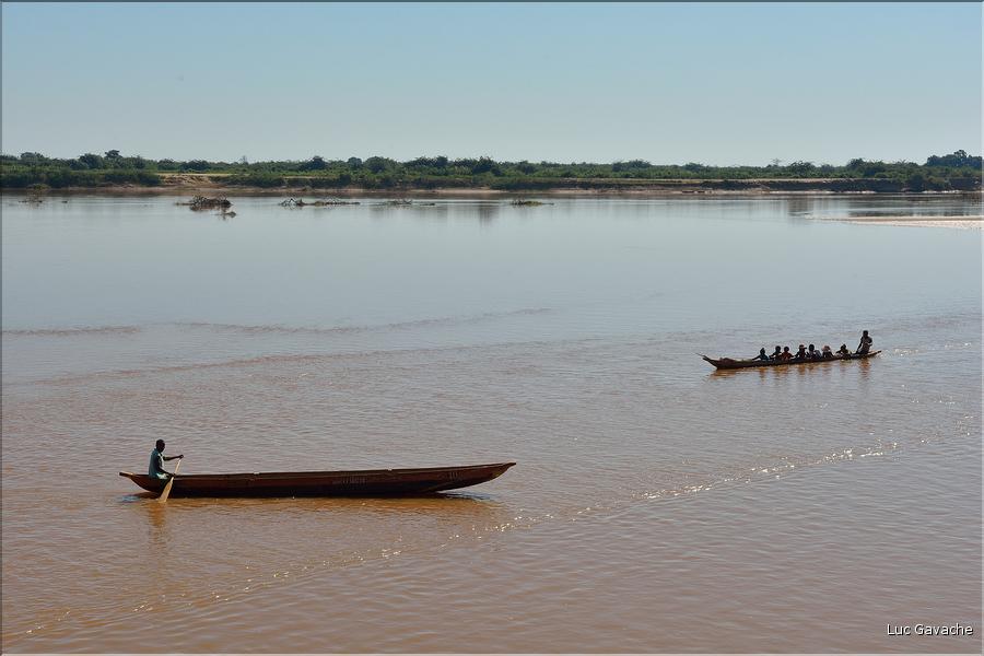 En remontant le fleuve Tsiribihinia jusqu'à Belo. (2)